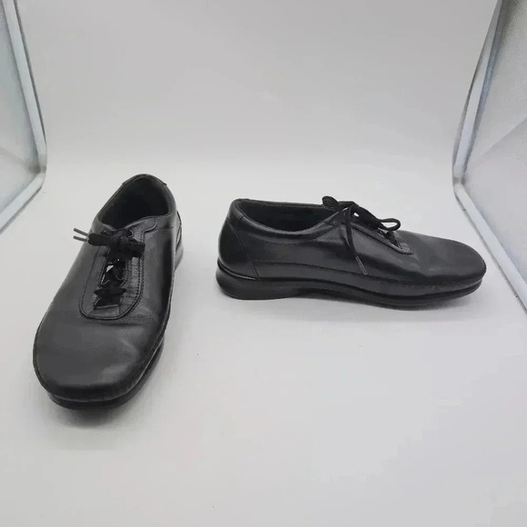 Traveler Athletic Lace Up Shoe Black Leather sz 9 originally $185 - Picture 7 of 7